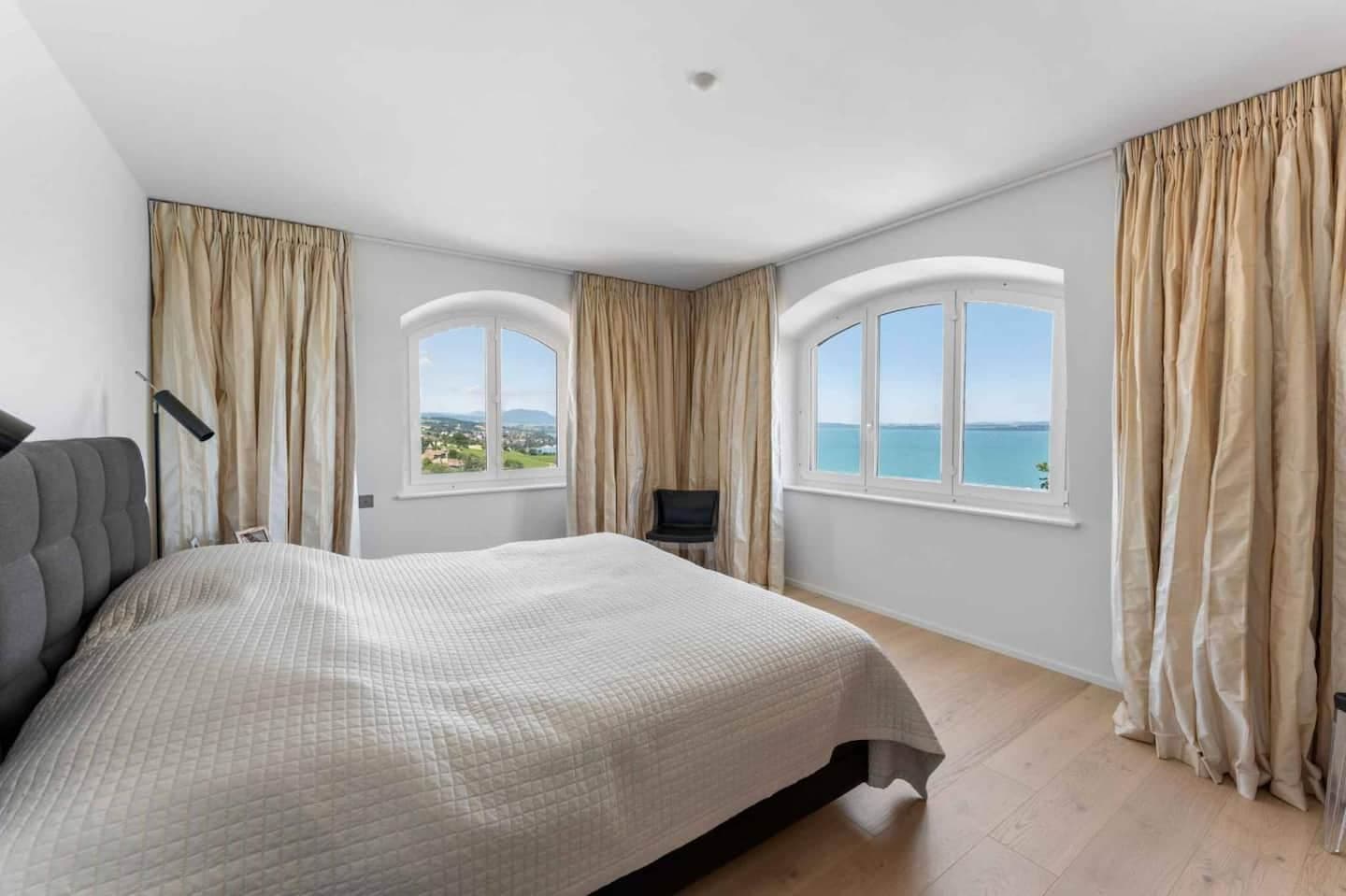 Bedroom 1 — queen bed
